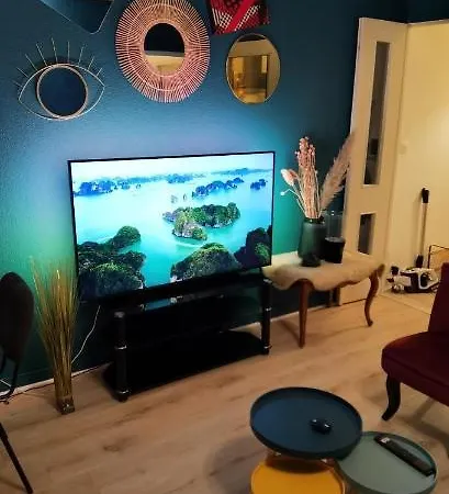 T2 Proche Chateau, Gare, Uco, Parking Prive Gratuit アパート