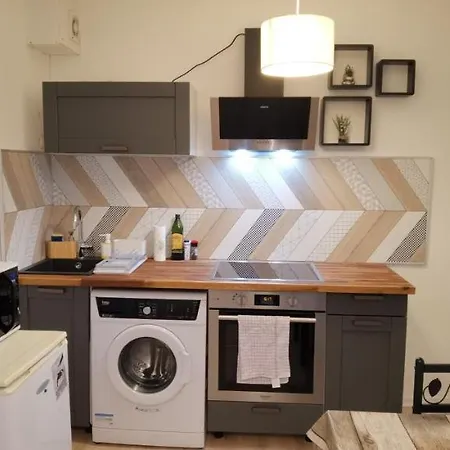 Apartament T2 Proche Chateau, Gare, Uco, Parking Prive Gratuit Angers