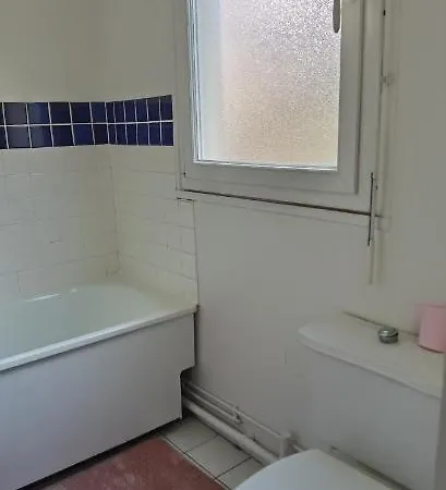 T2 Proche Chateau, Gare, Uco, Parking Prive Gratuit أنجير