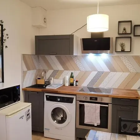 T2 Proche Chateau, Gare, Uco, Parking Prive Gratuit * アンジェ