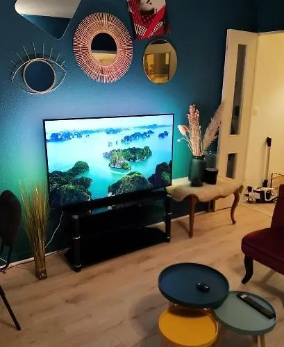 T2 Proche Chateau, Gare, Uco, Parking Prive Gratuit 아파트