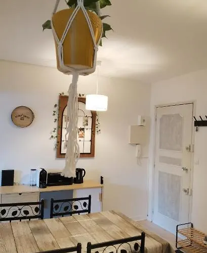 T2 Proche Chateau, Gare, Uco, Parking Prive Gratuit