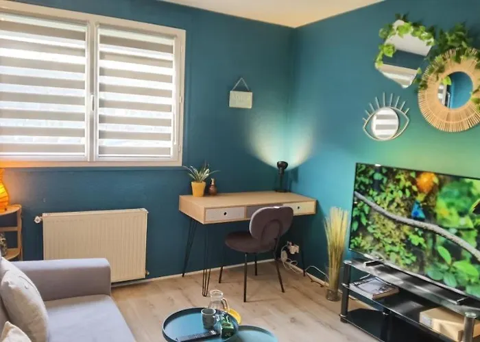 T2 Proche Chateau, Gare, Uco, Parking Prive Gratuit